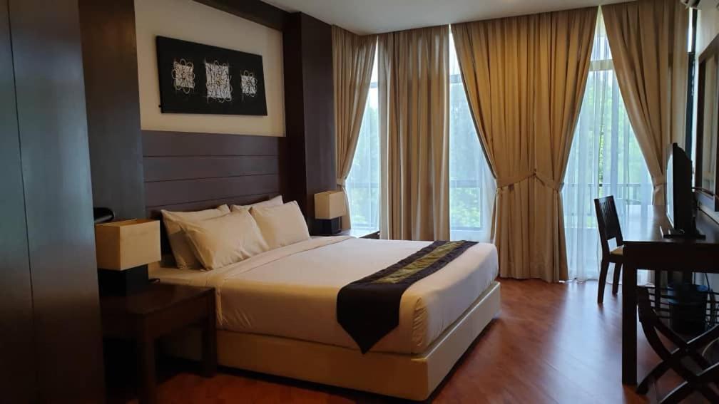Samsuria Beach Resort & Residence 체러팅 외부 사진