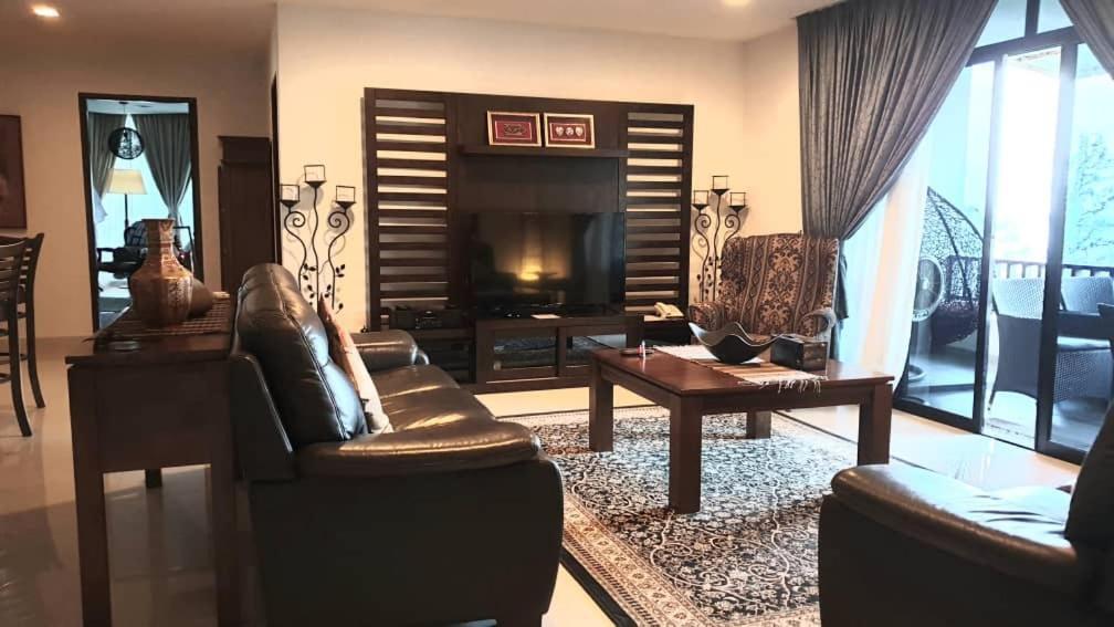 Samsuria Beach Resort & Residence 체러팅 외부 사진