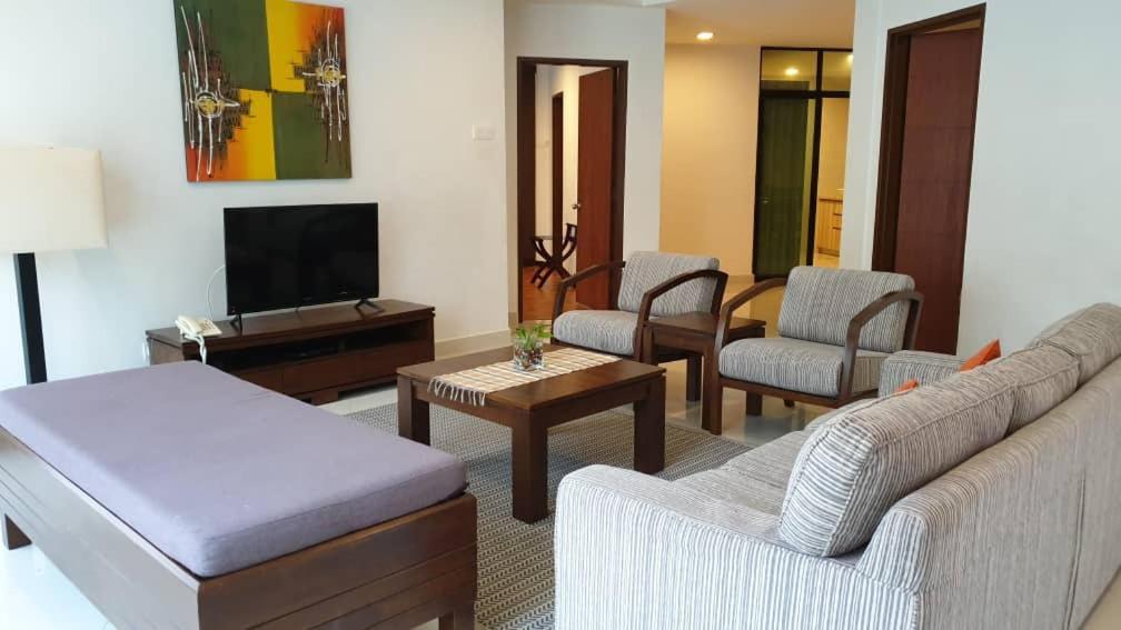 Samsuria Beach Resort & Residence 체러팅 외부 사진