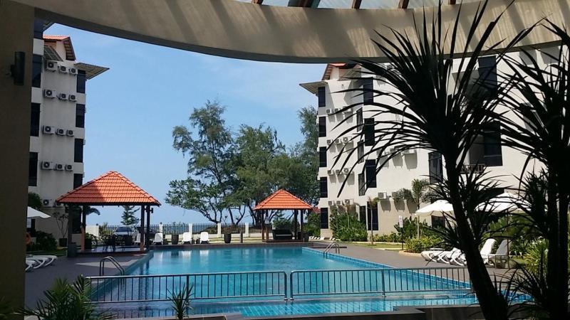 Samsuria Beach Resort & Residence 체러팅 외부 사진