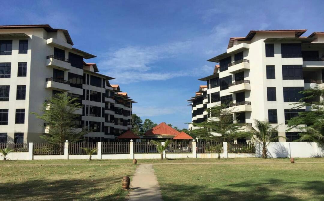 Samsuria Beach Resort & Residence 체러팅 외부 사진